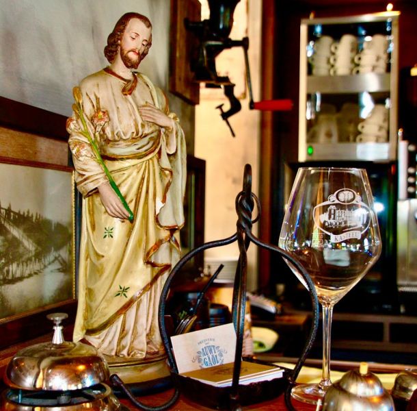 het is goed toeven tussen de heiligen